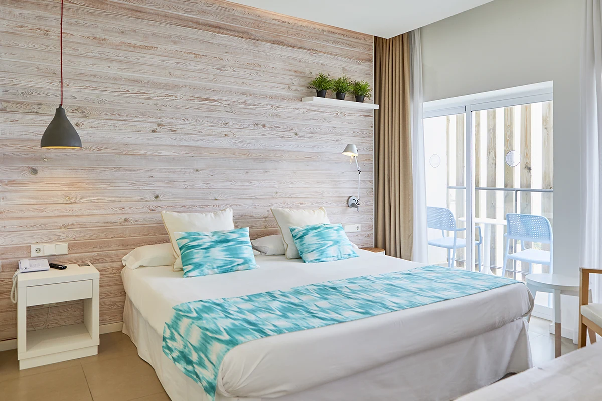 Cama King Size en la Suite Style del Fergus Style Palmanova