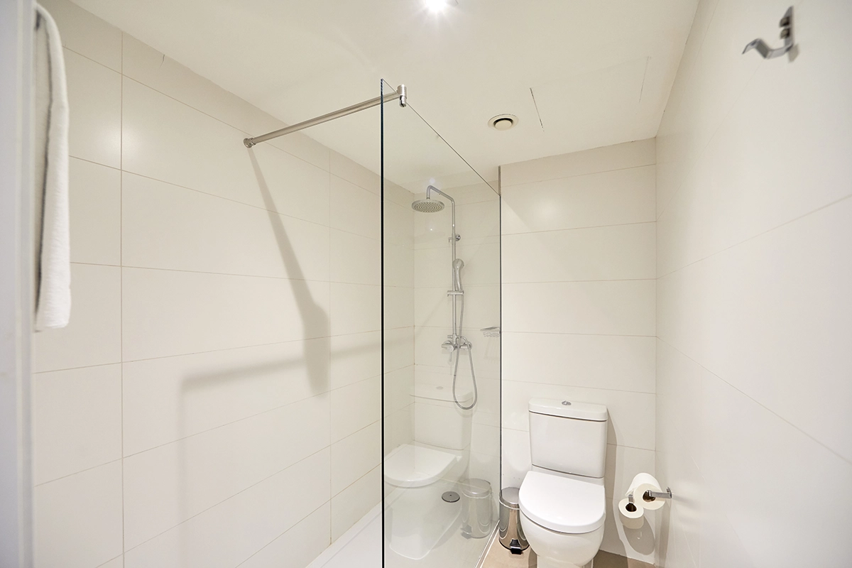 Cuarto de baño independiente Suite Style del Fergus Style Palmanova