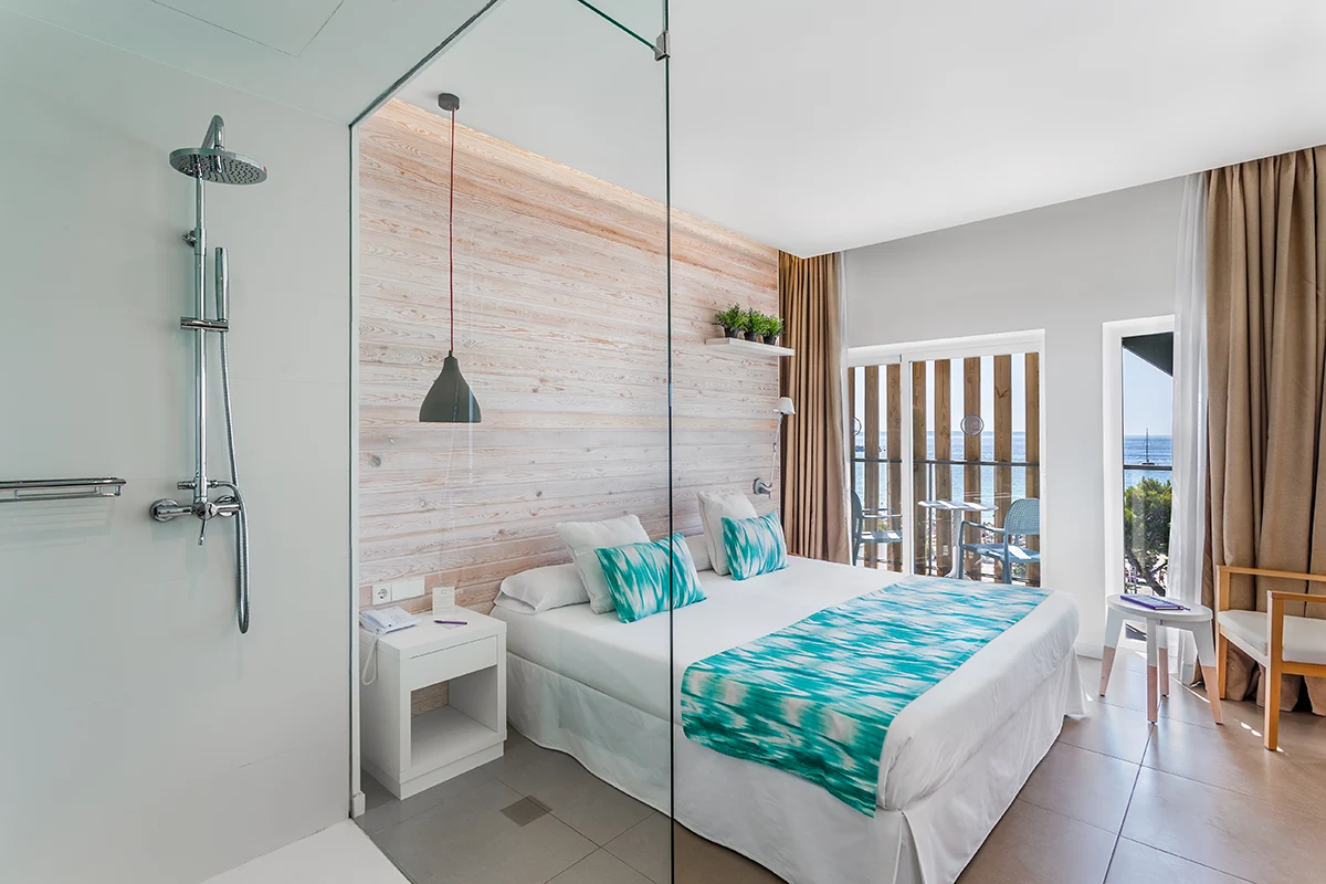 Moderna ducha en la Suite del Fergus Style Palmanova