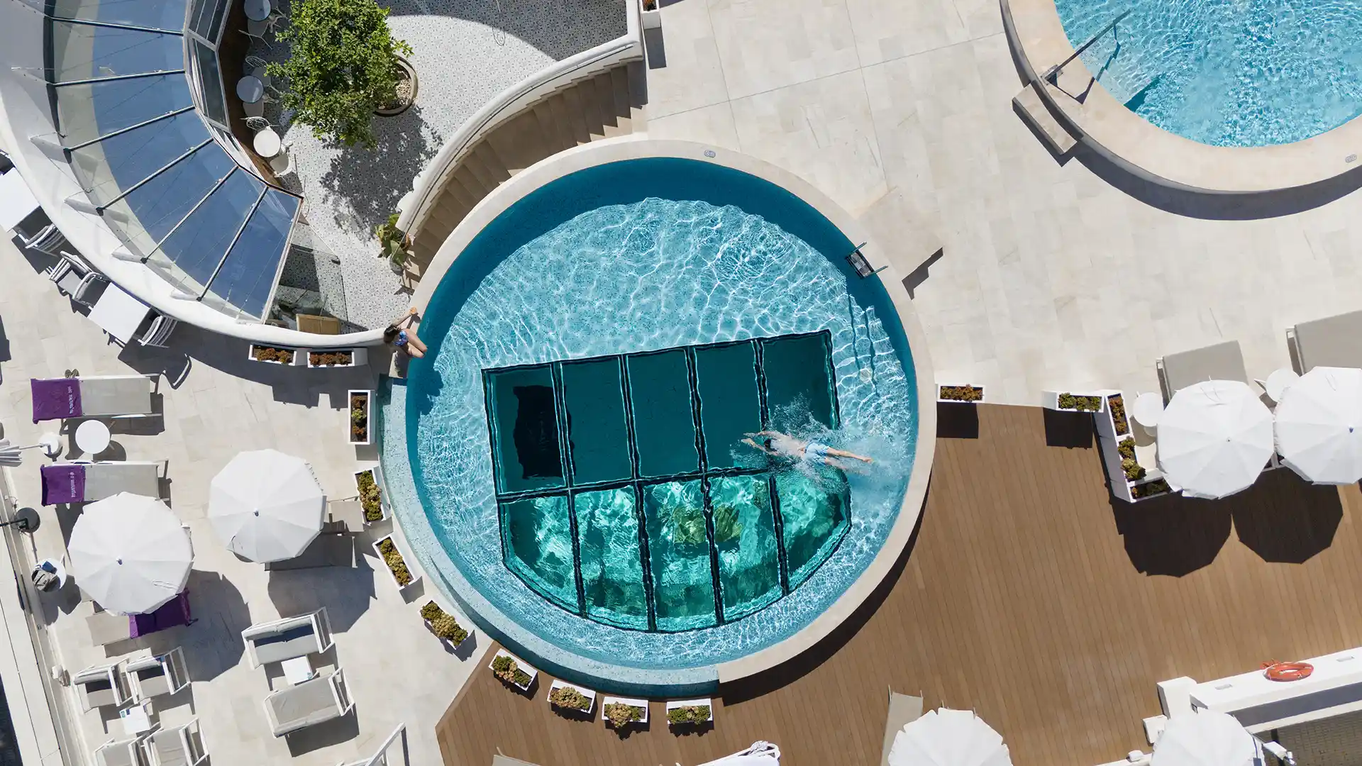Vista aérea de la piscina del Fergus Style Palmanova